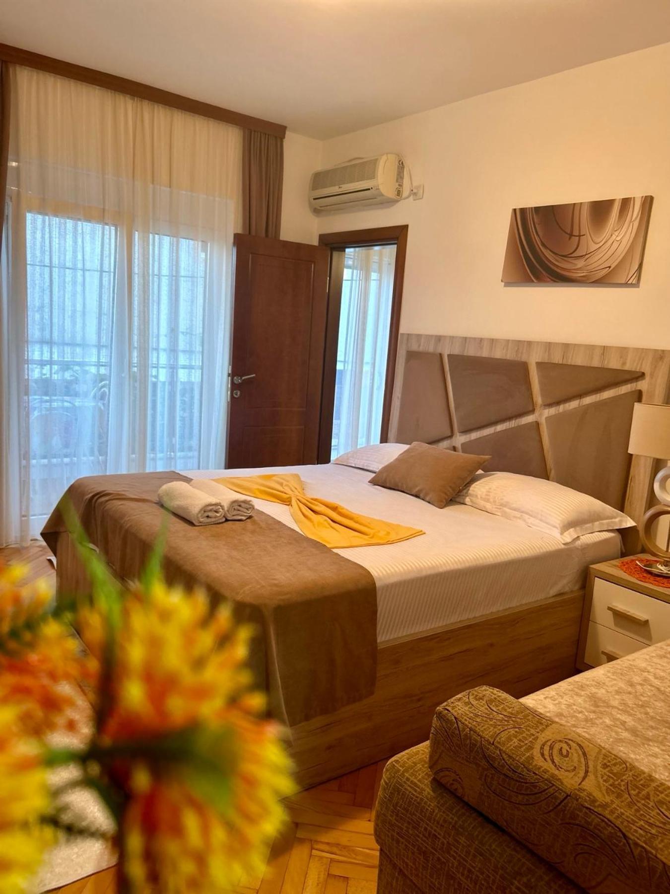 Apartments Gazi Улцинь Екстер'єр фото